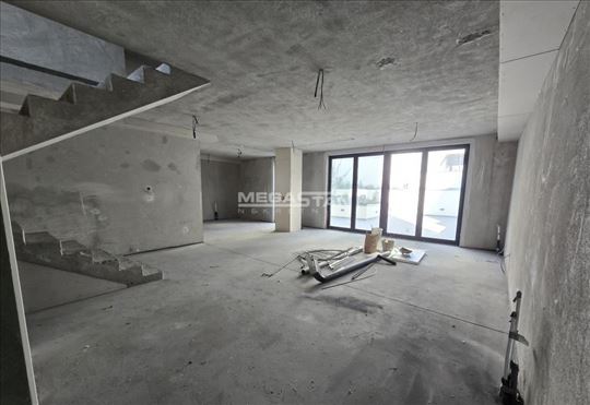 Šumice, Ultra lux  dvoetažni poslovni prostor