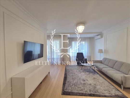 Dizajnerski projektovan lux stan,novogradnja,garaz