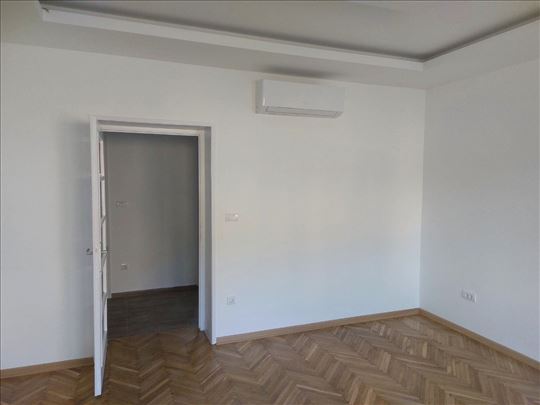 Autokomanda, niski troškovi