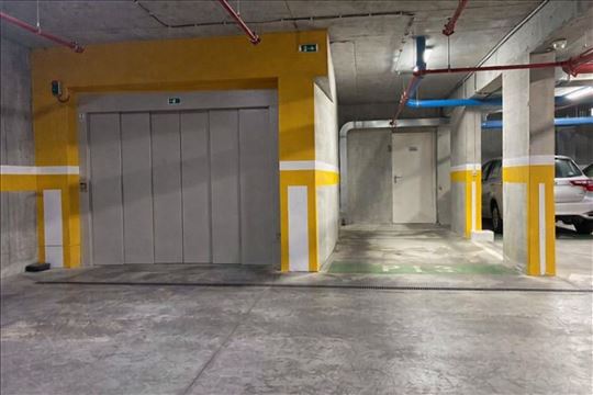 Dorćol-Kapetan Mišina/Dva garažna mesta na prodaju