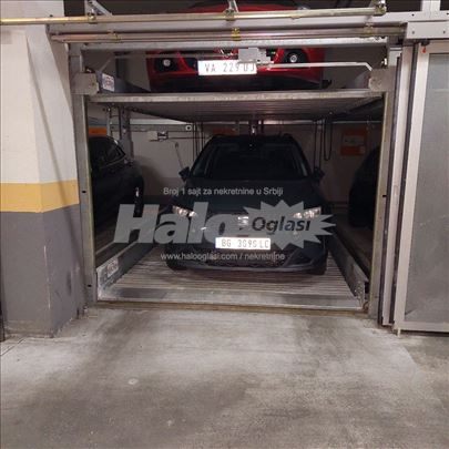  Garazno mesto u zgradi kod Vukovog spomenika