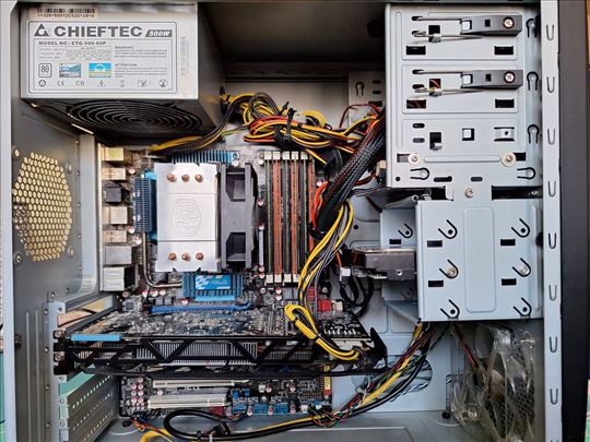 Intel i7/R9-280/16GB/SSD 128GB/HD 640GB