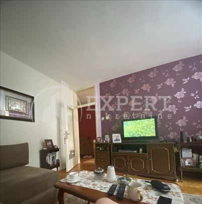 Izdaje se odličan stan kod Tehničkih fakulteta, 66