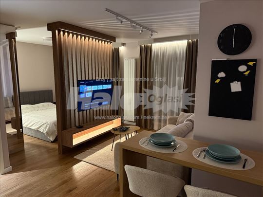 Izdajem lux 1.5 stan, nov, Vračar, 34m2