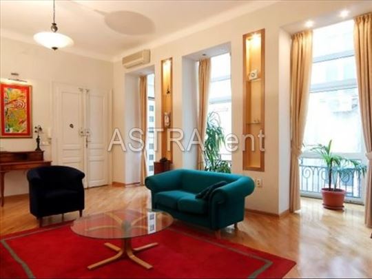 Kralja Petra, ekskluzivan salonac