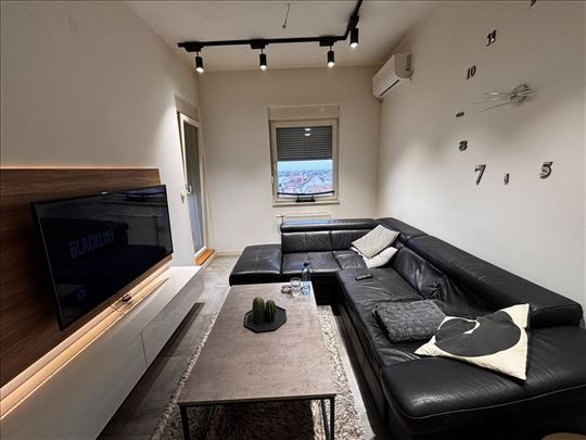 Kraljev Park. Kompletno namešten.