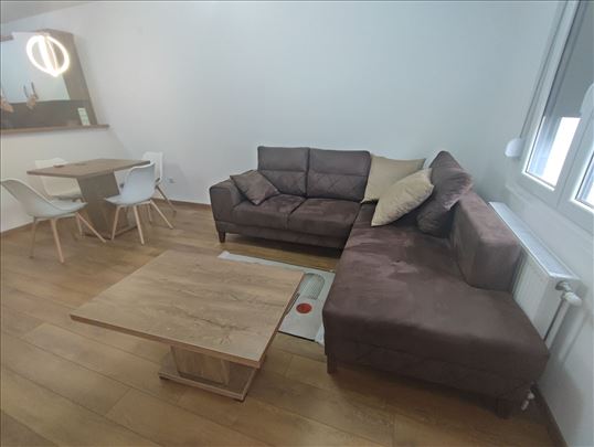 Nov useljiv 1.5 stan