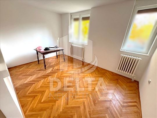 Novo u ponudi – jednoiposoban stan na Panteleju