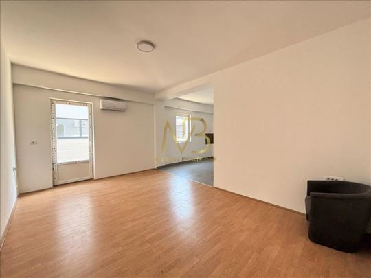 Uknjižen! Odmah useljiv!