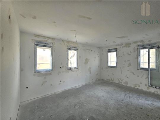 Novogradnja, odlična struktura, Boleč