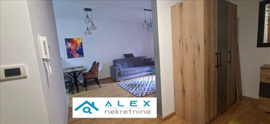 Odličan dvoiposoban stan na atraktivnoj lokaciji