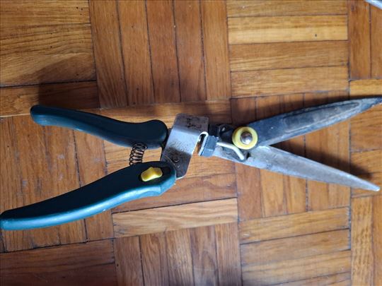 Okretne makaze za travu 