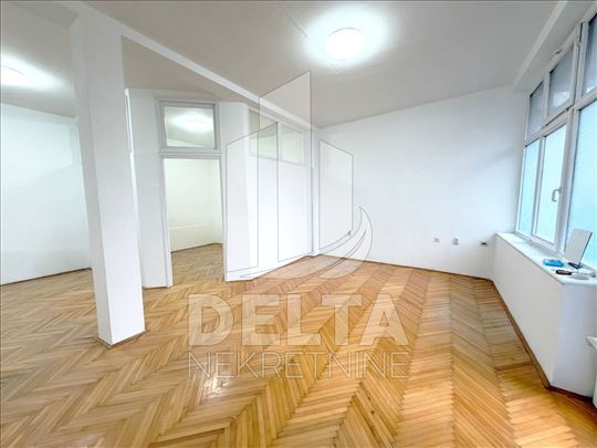 Poslovni prostor na Crvenom pevcu 