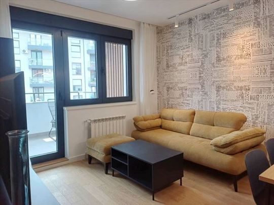 Potpuno nov, moderan 3.0 stan sa garažom, ID 9199