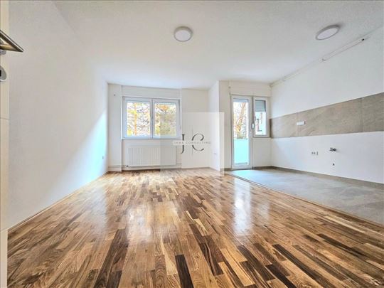 Prelep stan na Adamovićevom naselju