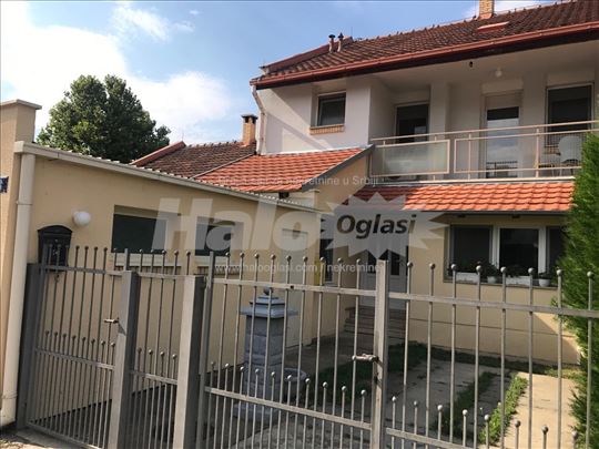 Prelepa, odmah useljiva kuća u Kaću - Sunčani breg