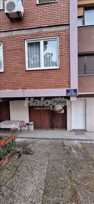 Prodajem garažu u Žarkovu