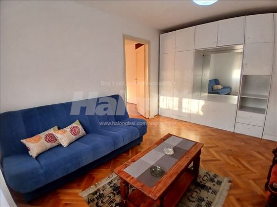 Strogi centar Pančeva,dvosoban,46 m2,namešten