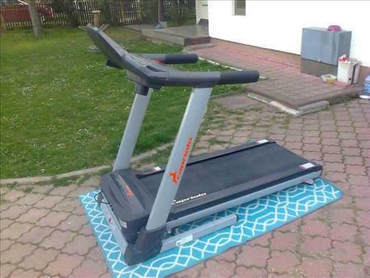 Traka za trčanje sa 2 motora