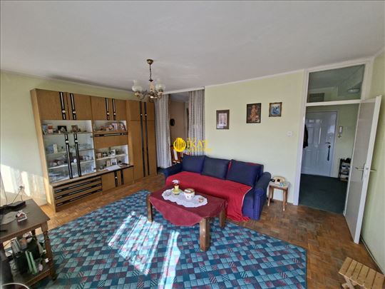 Borča centar 75m2, trosoban stan