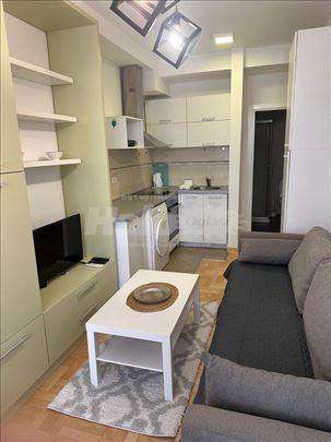 DVA stana - 1.5 i 0.5 ukupno 50m Carigradska 24