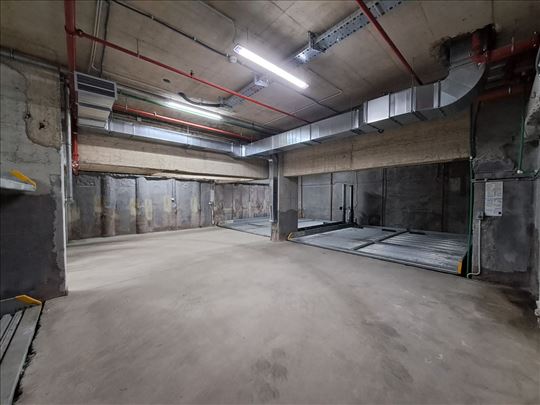 Garažno mesto 13 m2 u Dimitrija Tucovića