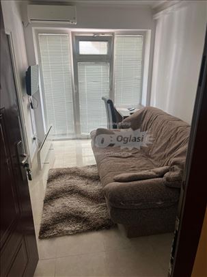 Garsonjera sve uracunato