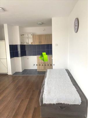 Jednoiposoban stan na odličnoj lokaciji kod Vojne