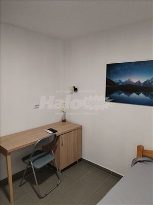 Jednokrevetne/dvokrevetne sobe na mesec /dan