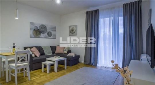 Kompletno opremljen stan u novogradnji ID#5247