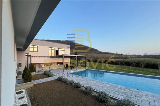 Lux vila Kosmaj–Nordic style, 580m2, bazen, pogled