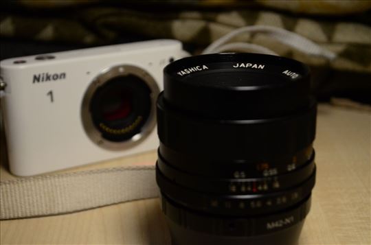 Nikon J1 + Yashinon-DS 50mm 1/1.9 MF Lens