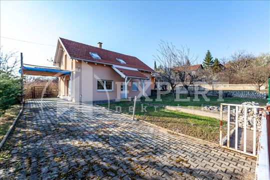 Porodična kuća na Viniku, 110m2 na placu od 5 ari