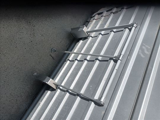 Продајем лифт офингер 