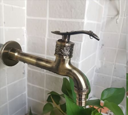 Retro cesma slavina za bastu  bronza novo