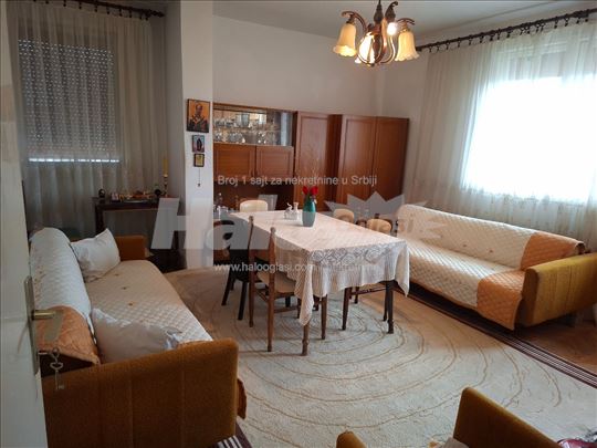 Stan u centru Surdulice 66m2