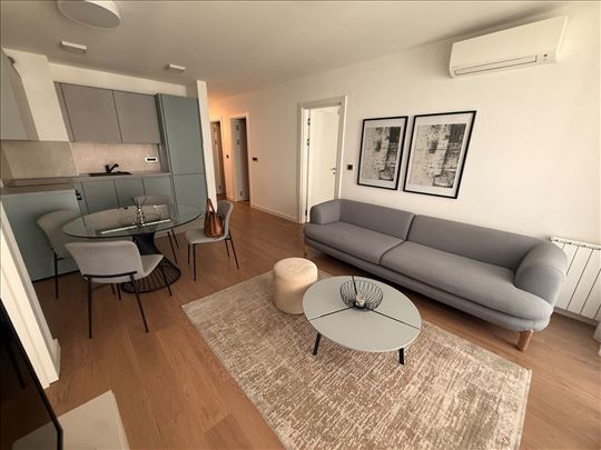 The One, izuzetan, opremljen! Faza 1