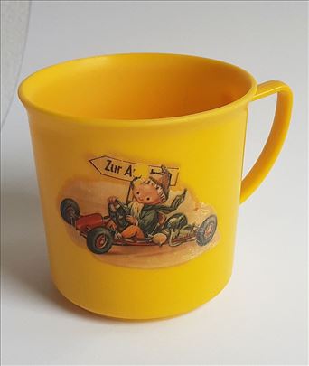 Vintage dečija nemačka plastična šolja iz 1964. g.