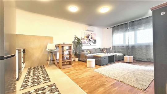 Železnik-kompletno opremljen sa parkingom