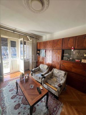 Zemun - centar, Vrtlarska, 61m2