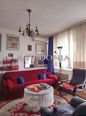 Blok 70, Gandijeva, 4.0, dvostran, odmah useljiv