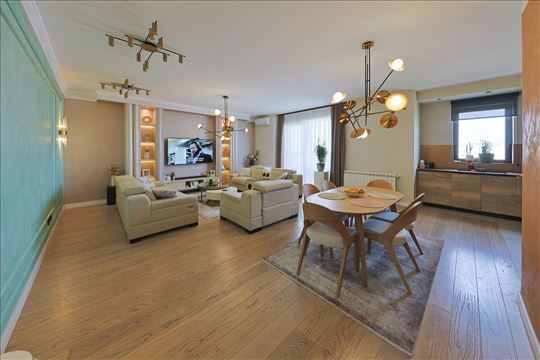 BW  Simfonija- ekskluzivan stan, pogled na reku