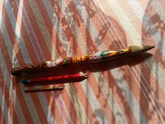 Grafitne olovke velike