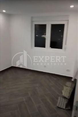 Izdaje se poslovni prostor u blizini Čaira 58m2!