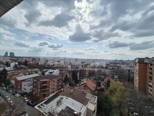 Komforan dvosoban stan kod Liona