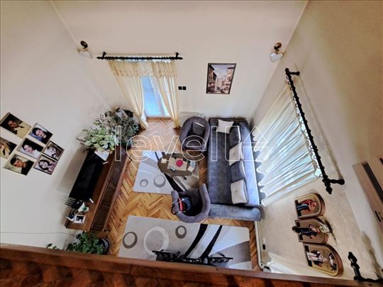 Kuća,Novi Sad,Veternik,kv: 236.00