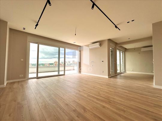 Lux četvorosoban stan novogradnja na Voždovcu