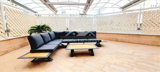 Novi Beograd-Blok 12-YBC.206,99m2 mereno-128m2 ukn