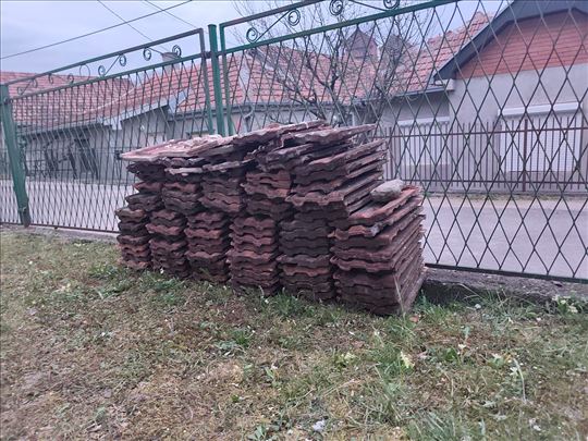 Povoljno! Polovan crep (oko 200 komada)