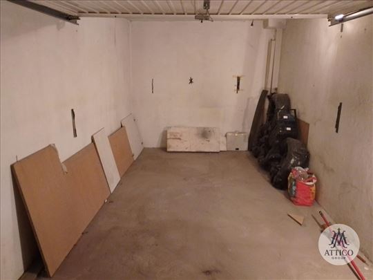 Prodaje se garaža – Grbavica